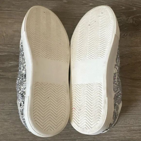 Betsy Johnson Reilly White embellished - Picture 5 of 13